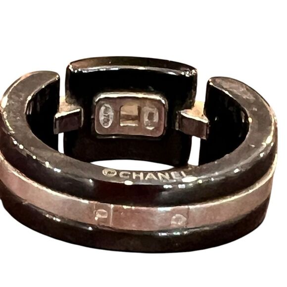 CHANEL RING MODEL 'ULTRA' IN 18 CARAT WHITE GOLD, BLACK CERAMIC AND DIAMONDS - Picture 3 of 8